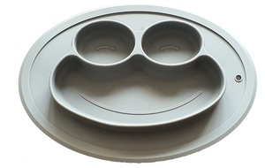 צלחת אוכל לפעוט מסיליקון, נדבקת עם חלוקה פנימית - אפור