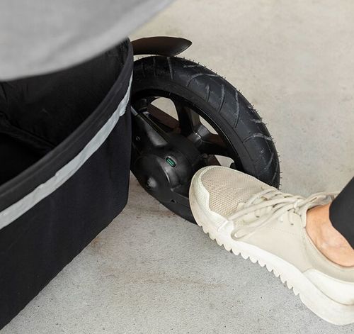 עגלת תינוק דו-כיוונית עם סל שכיבה סטרידר Strider M עד משקל 22 ק