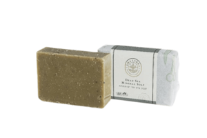 סבון טבעי בוץ ומי ים המלח | Dead Sea mud soap | מכיל שמן זית ושמנים צמחיים יחד עם סגולותיו של בוץ ים המלח והמינרלים